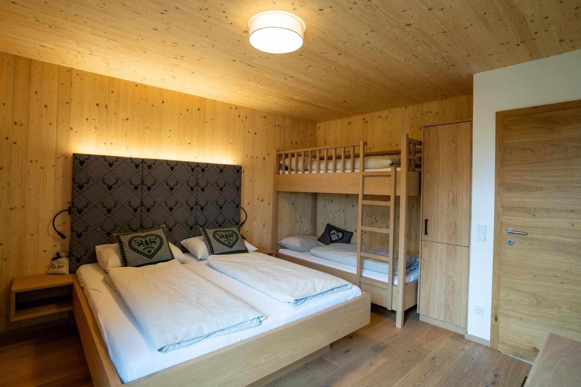 Holzhaus "Zum Schwarz'N" Apartment Aurach am Hongar Luaran gambar