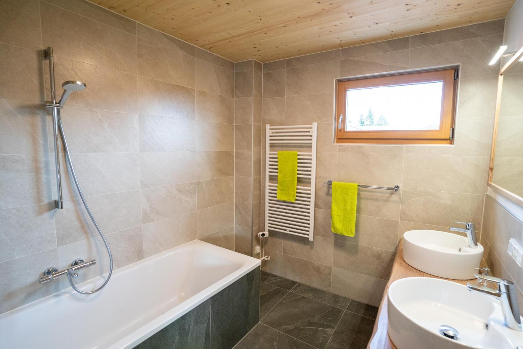 Holzhaus "Zum Schwarz'N" Apartment Aurach am Hongar Luaran gambar