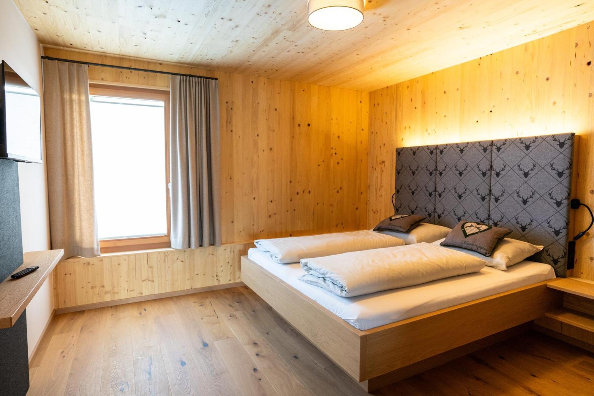 Holzhaus "Zum Schwarz'N" Apartment Aurach am Hongar Luaran gambar