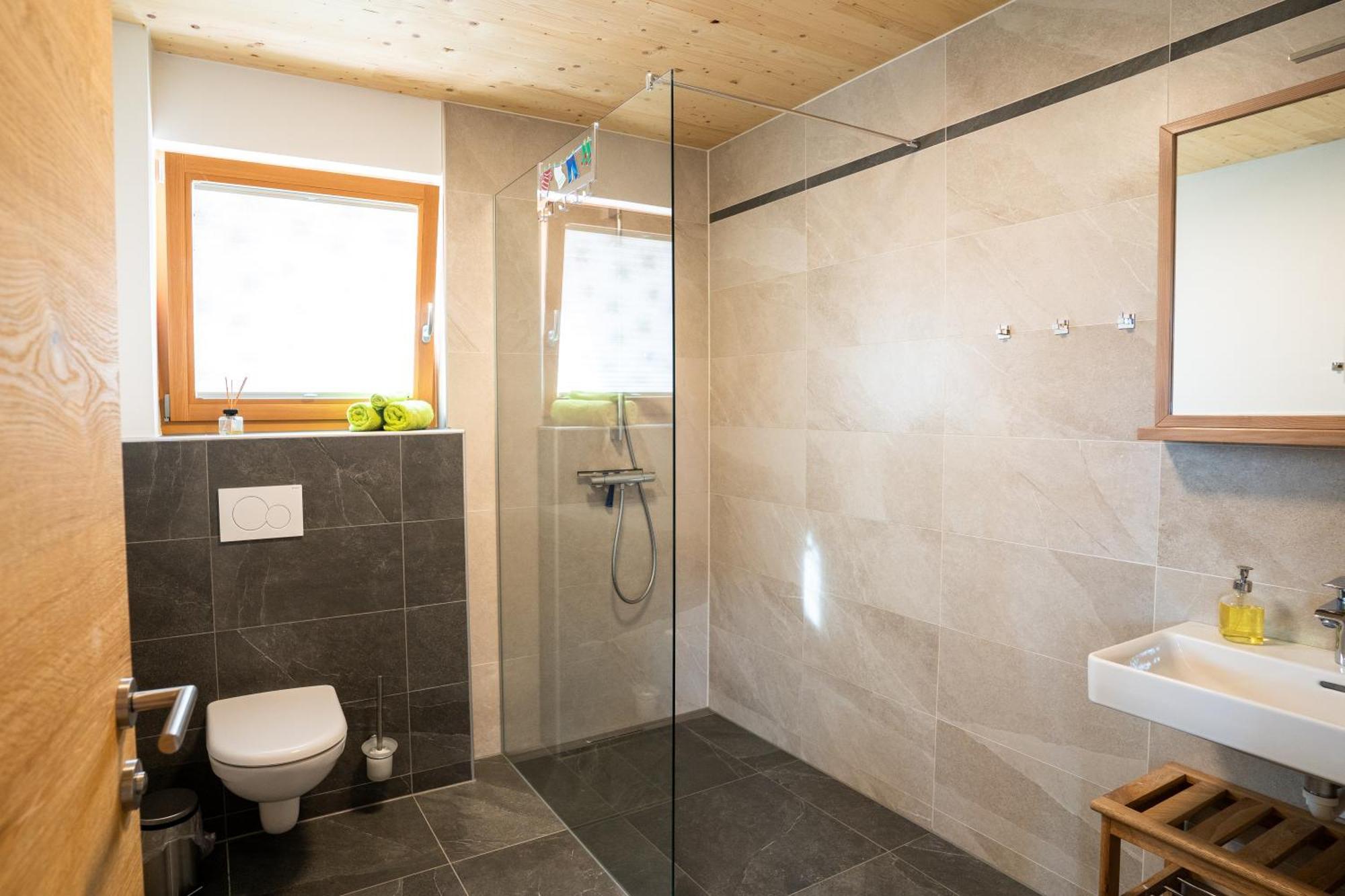 Holzhaus "Zum Schwarz'N" Apartment Aurach am Hongar Luaran gambar